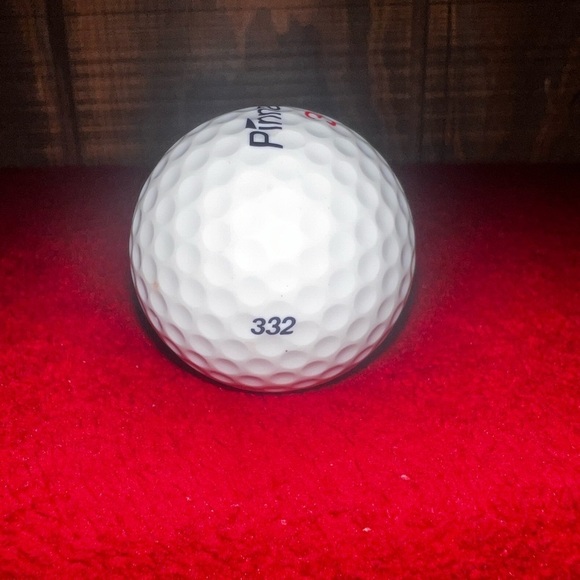 Logan Golf and Country Club Course Logo Graphic Pinnacle Collectable Golf Ball - Picture 4 of 5